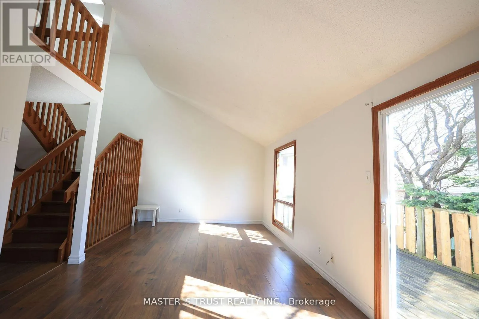 559 EDINBURGH ROAD S