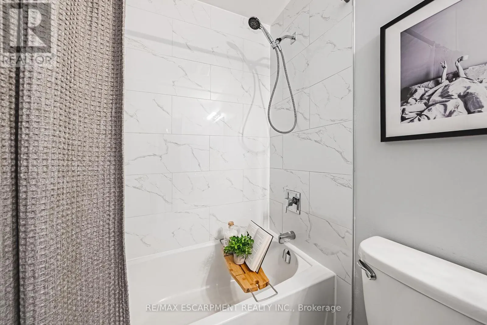428 - 125 SHOREVIEW PLACE