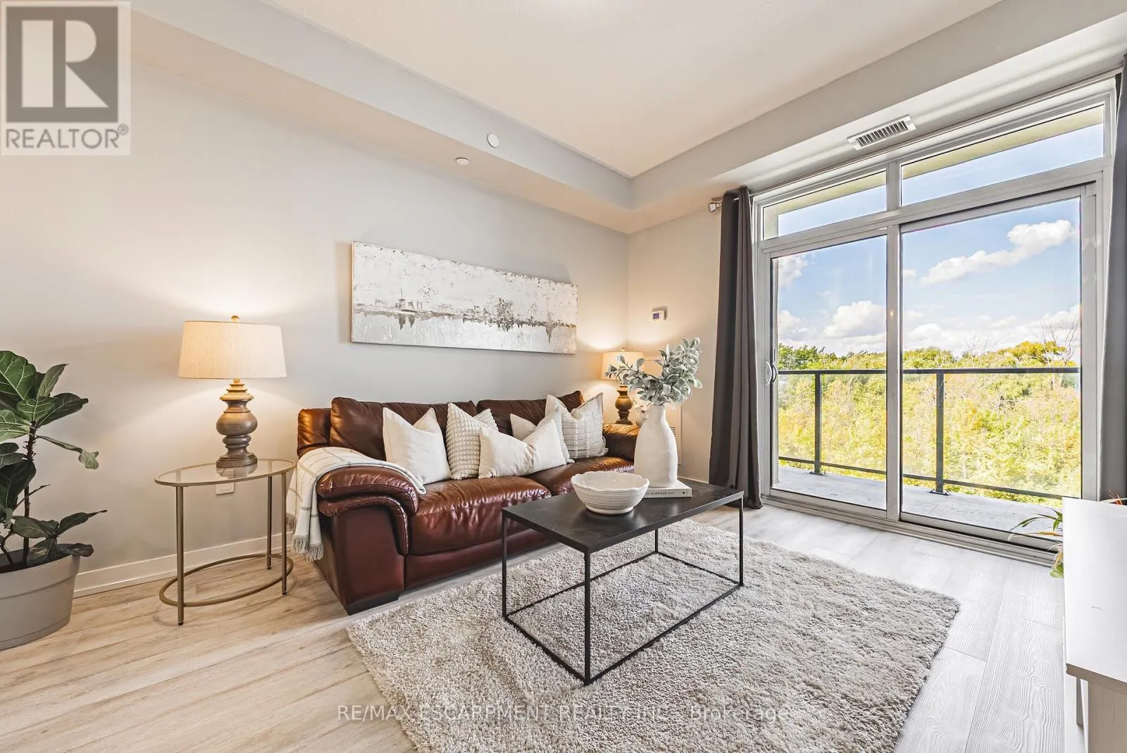 428 - 125 SHOREVIEW PLACE