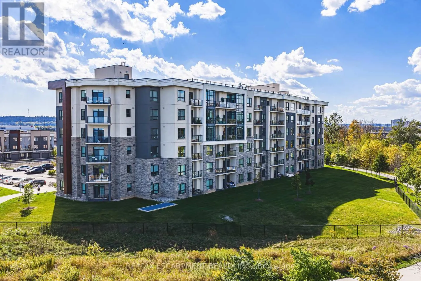 428 - 125 SHOREVIEW PLACE