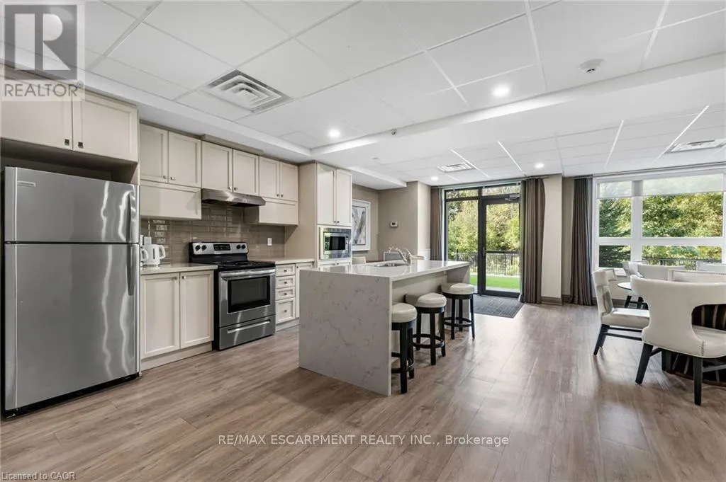 428 - 125 SHOREVIEW PLACE