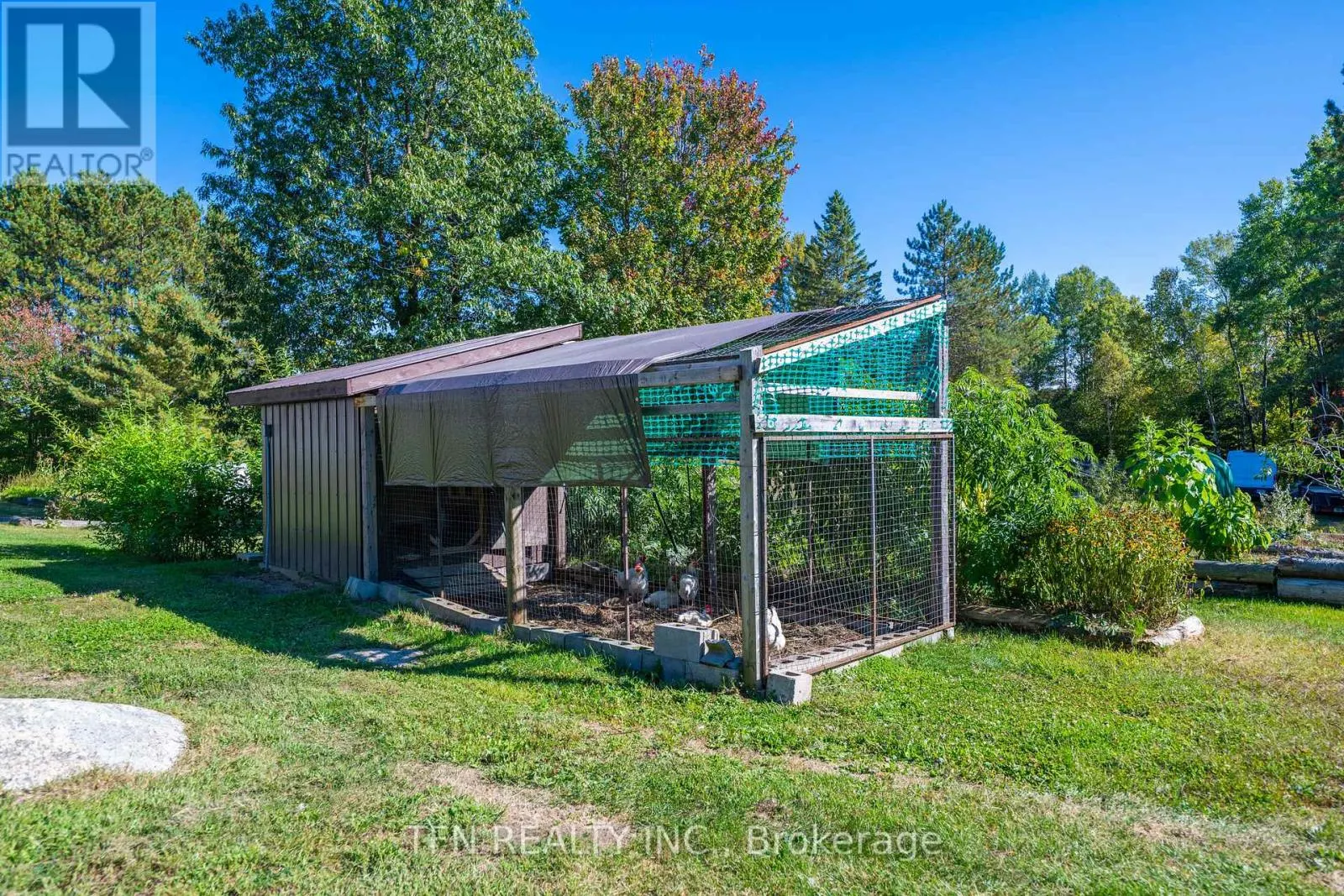 110 MACHAR STRONG BOUNDARY ROAD W