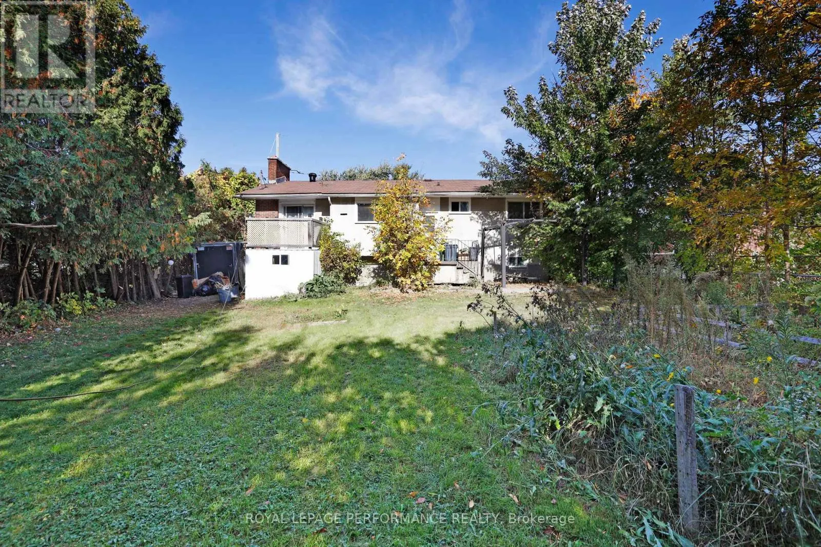 142 MEADOWLANDS DRIVE W