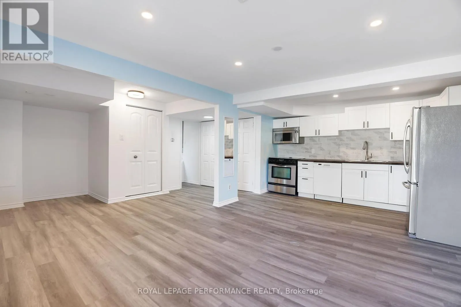142 MEADOWLANDS DRIVE W