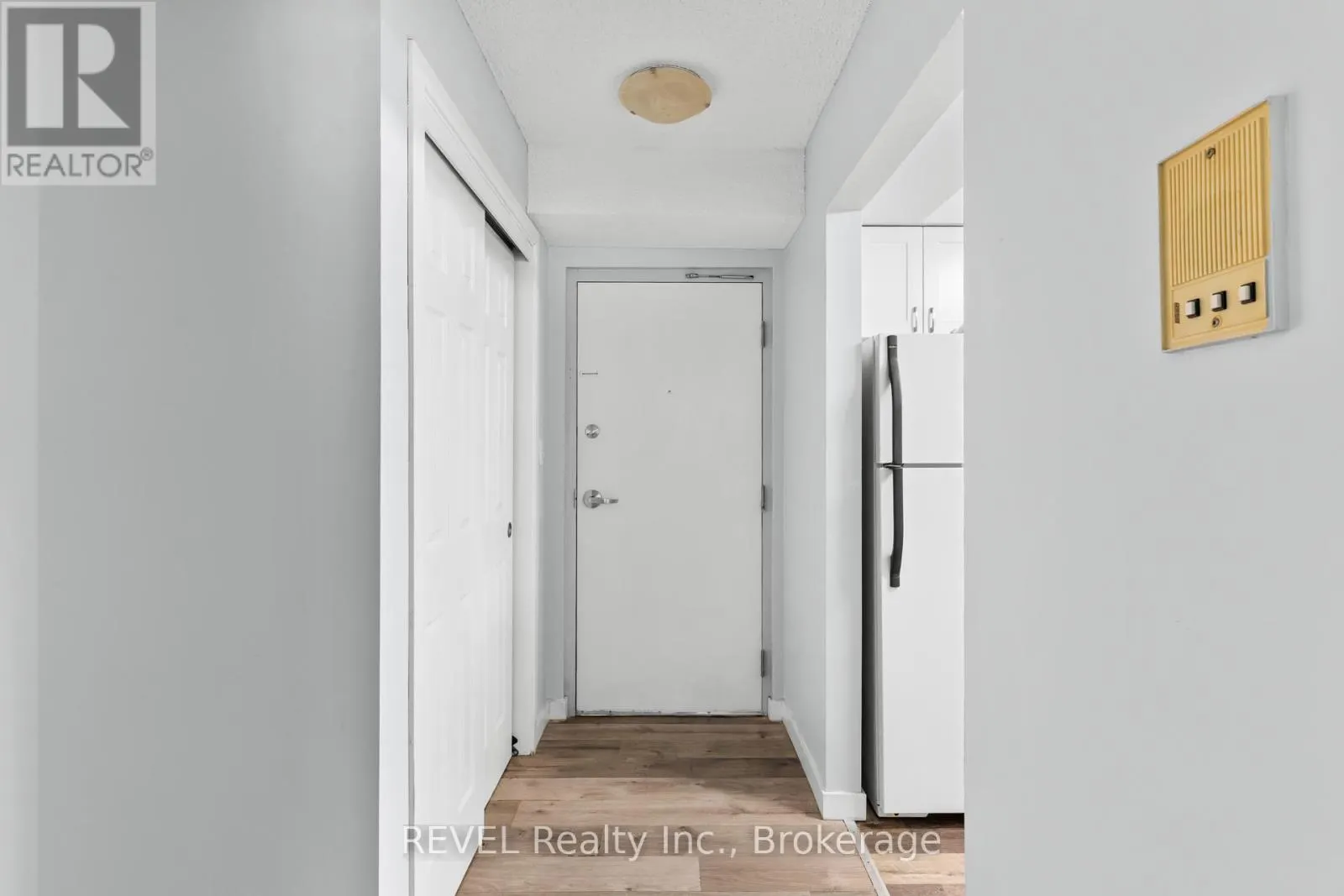305 - 5222 PORTAGE ROAD, #305