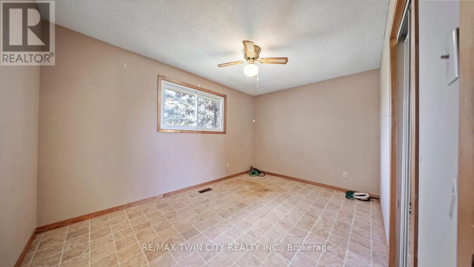 6 VENTNOR COURT