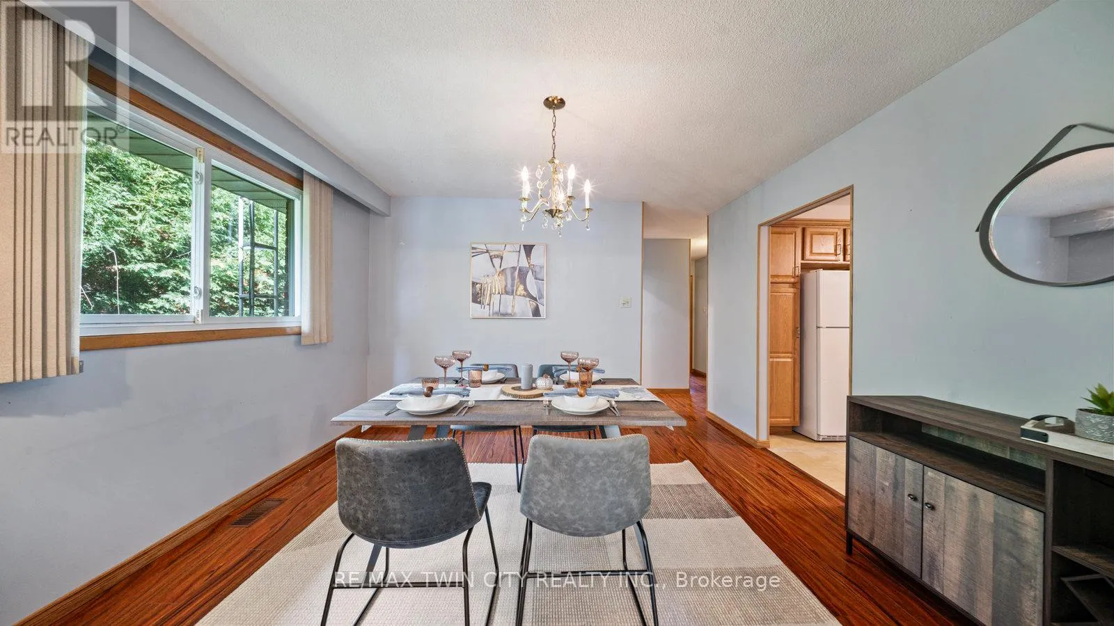 6 VENTNOR COURT