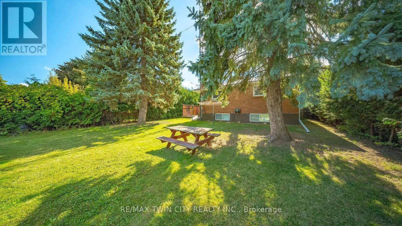 6 VENTNOR COURT