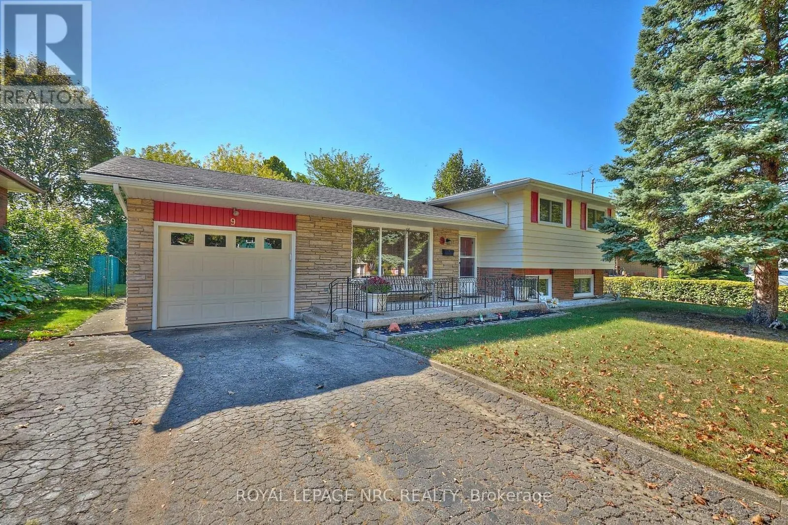 9 ROYAL MANOR DRIVE