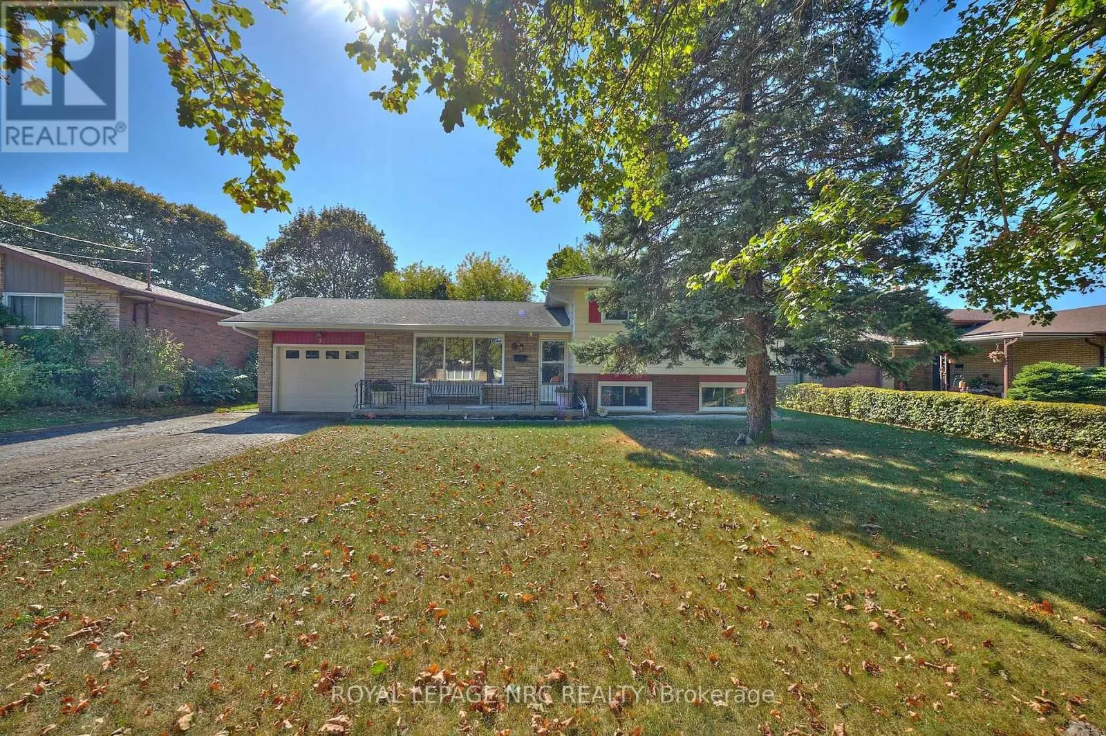 9 ROYAL MANOR DRIVE