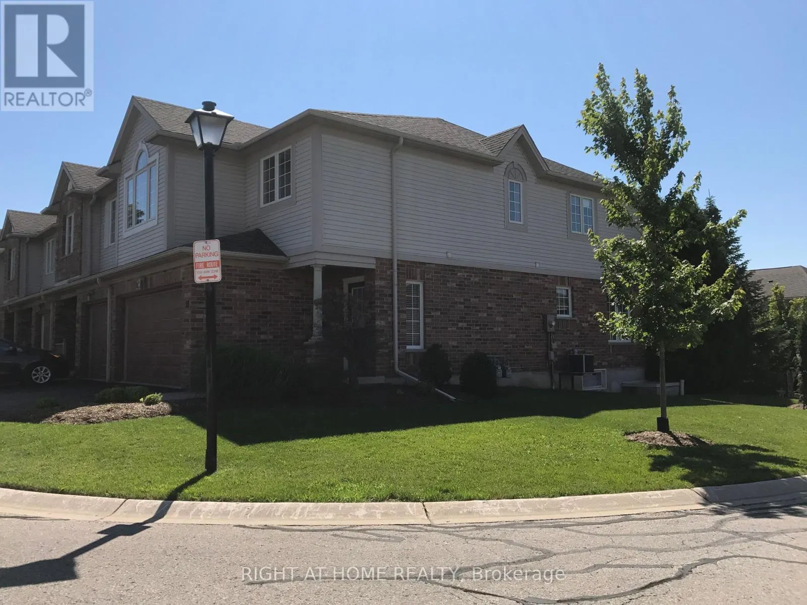 33 - 320 AMBLESIDE DRIVE