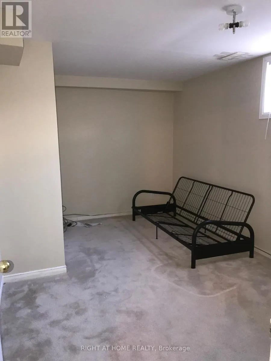 33 - 320 AMBLESIDE DRIVE