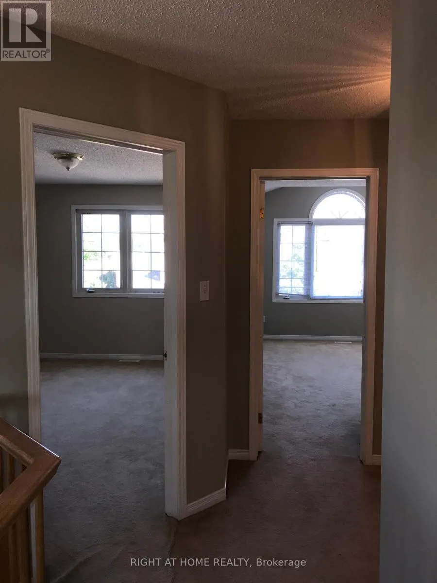33 - 320 AMBLESIDE DRIVE
