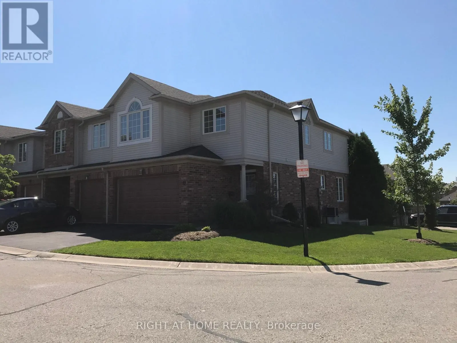 33 - 320 AMBLESIDE DRIVE