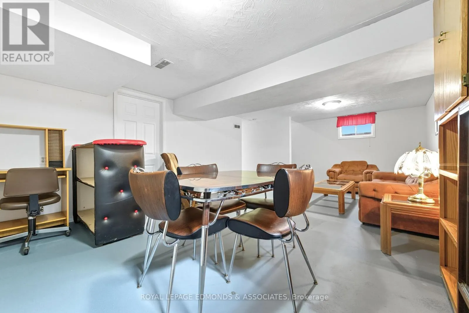 661 ANGLE STREET