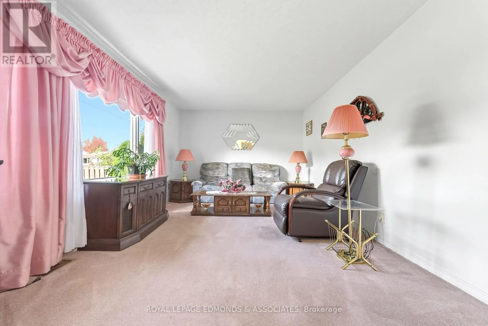 661 ANGLE STREET