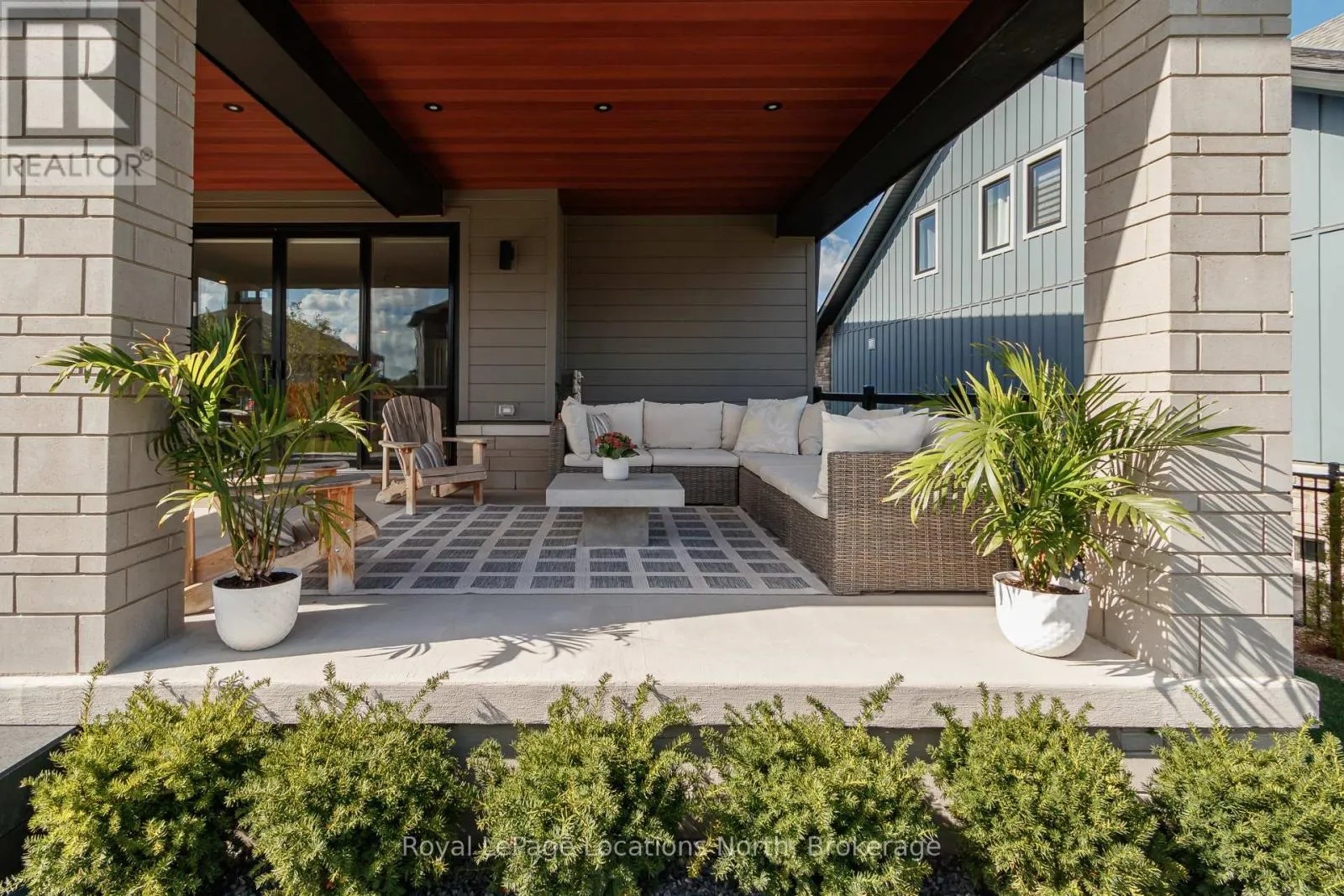 143 SPRINGSIDE CRESCENT