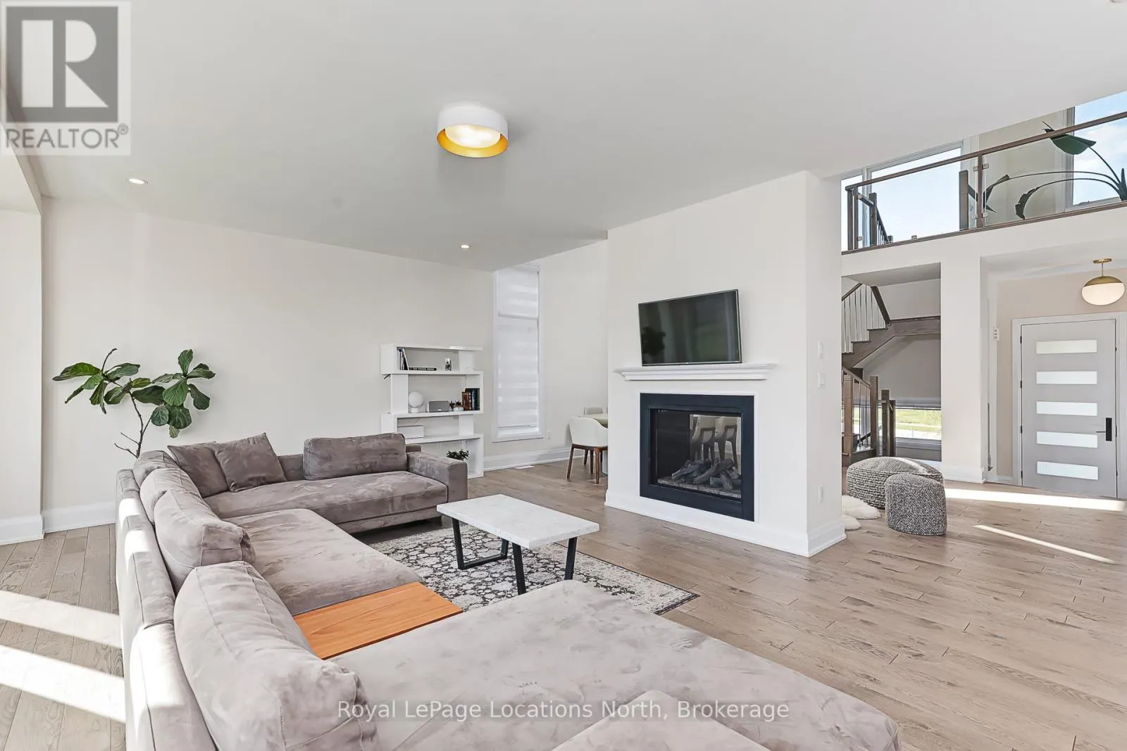 143 SPRINGSIDE CRESCENT