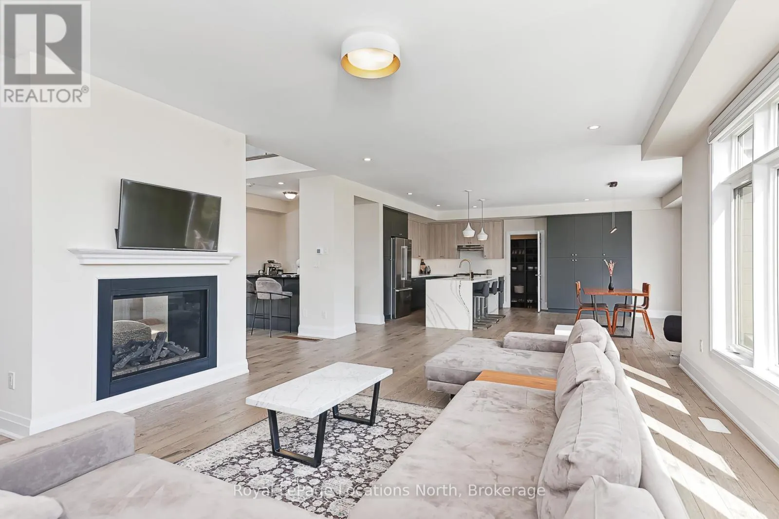 143 SPRINGSIDE CRESCENT