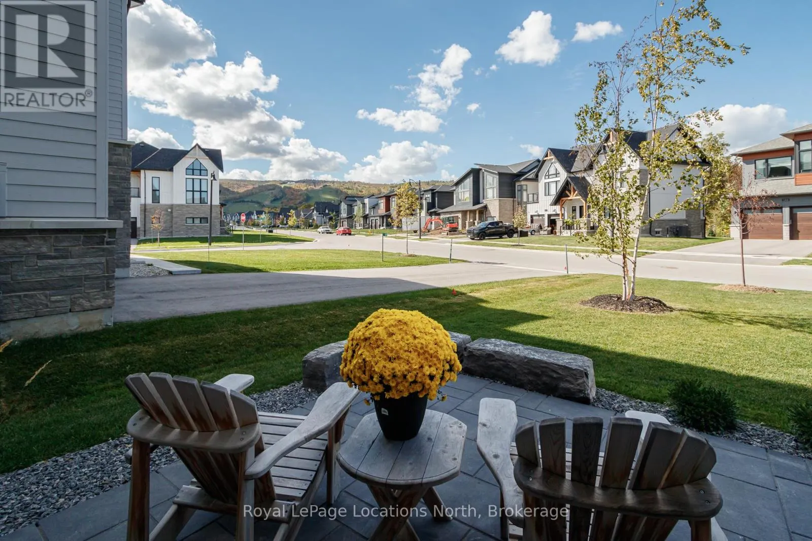 143 SPRINGSIDE CRESCENT