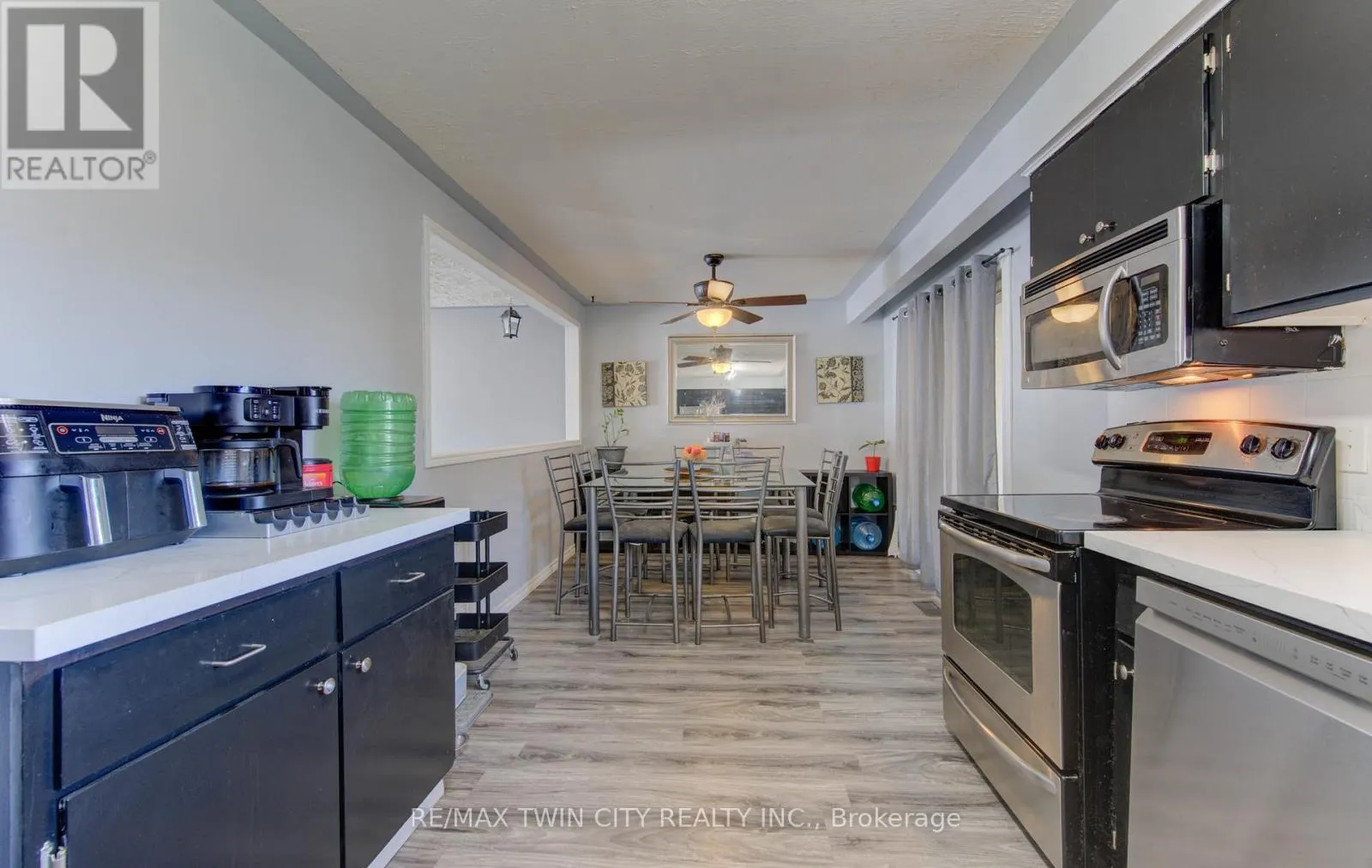 320 COUNTRY HILL DRIVE