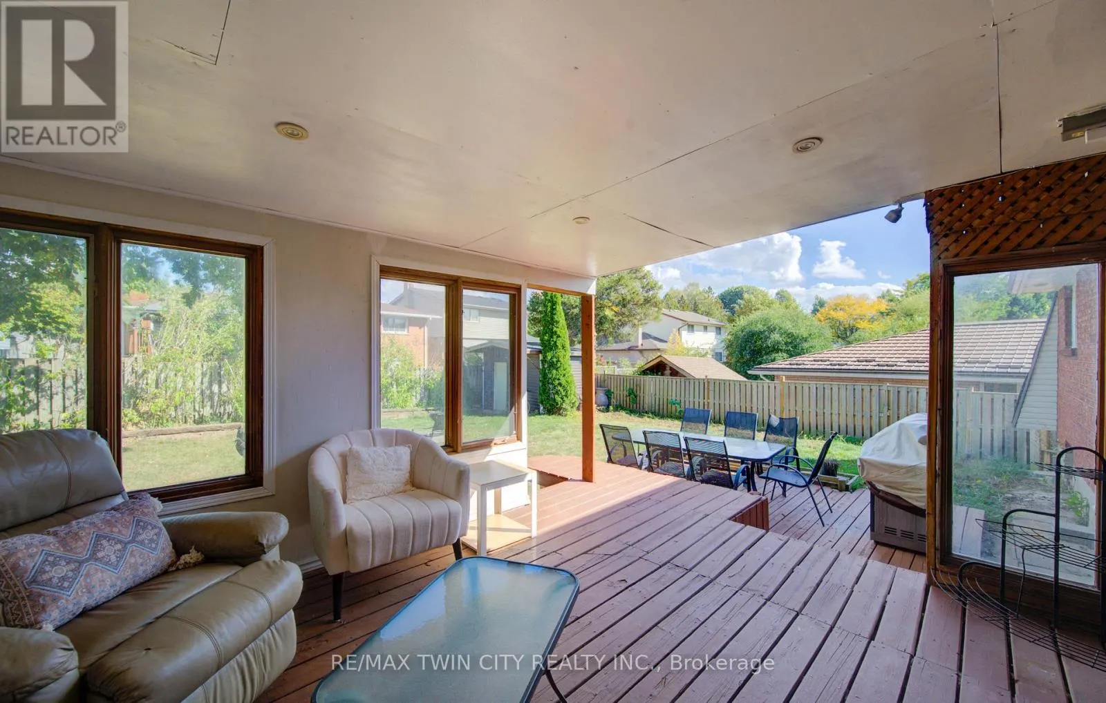 320 COUNTRY HILL DRIVE