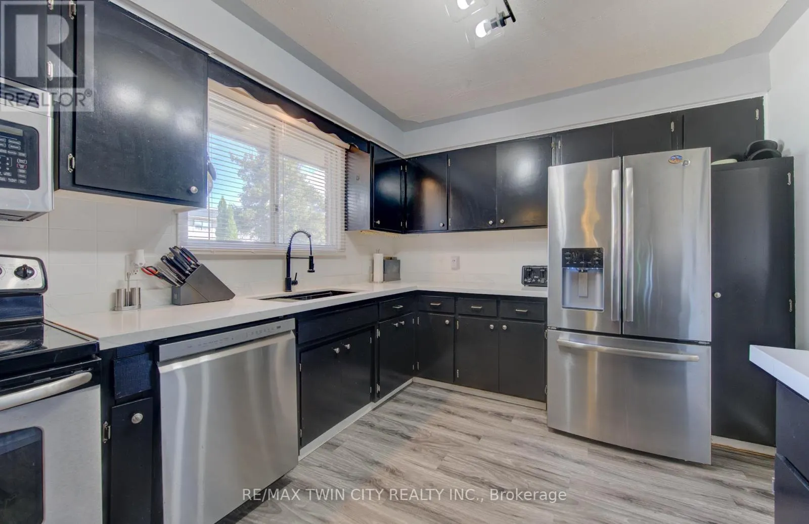 320 COUNTRY HILL DRIVE