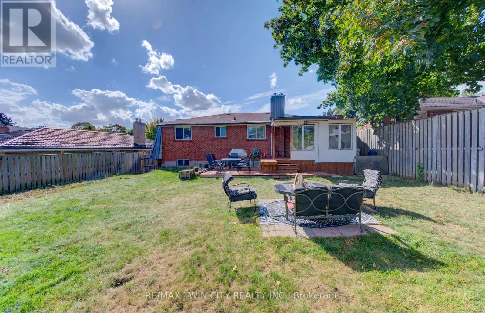 320 COUNTRY HILL DRIVE