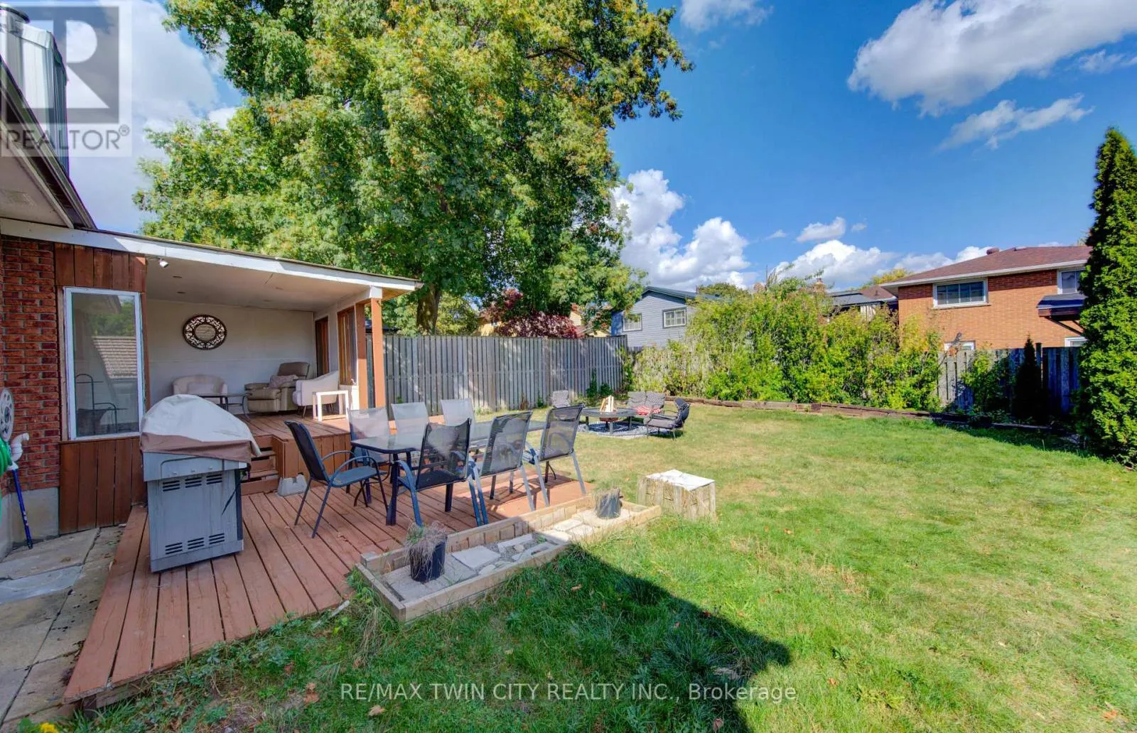320 COUNTRY HILL DRIVE