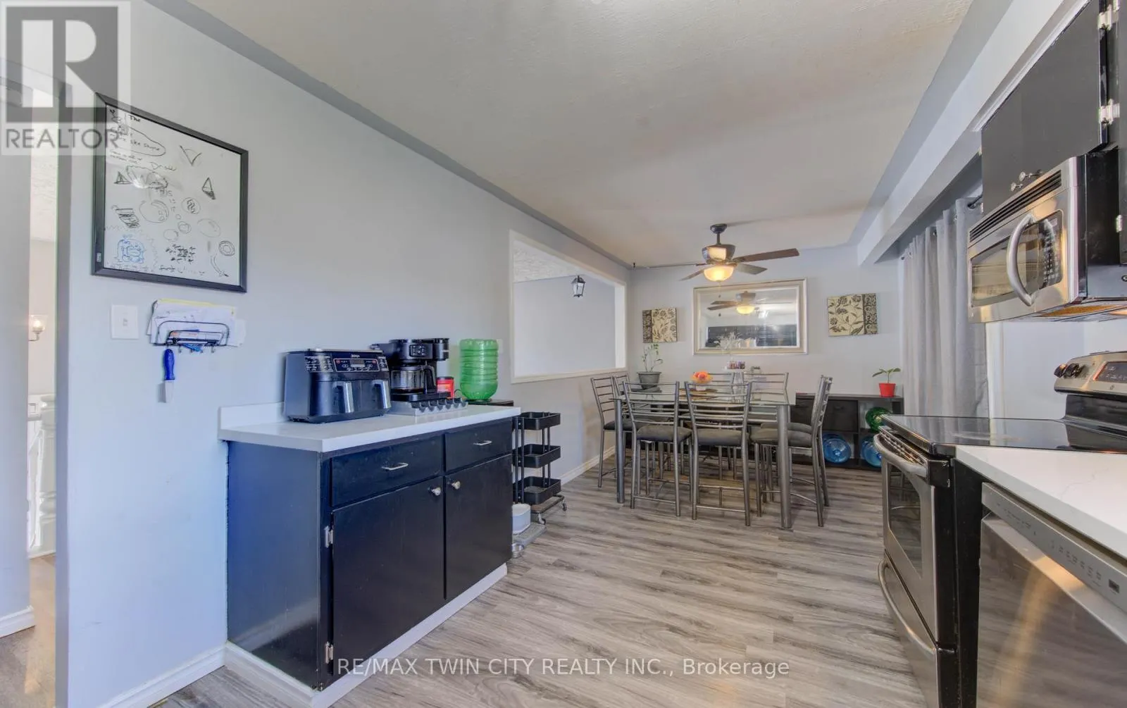 320 COUNTRY HILL DRIVE