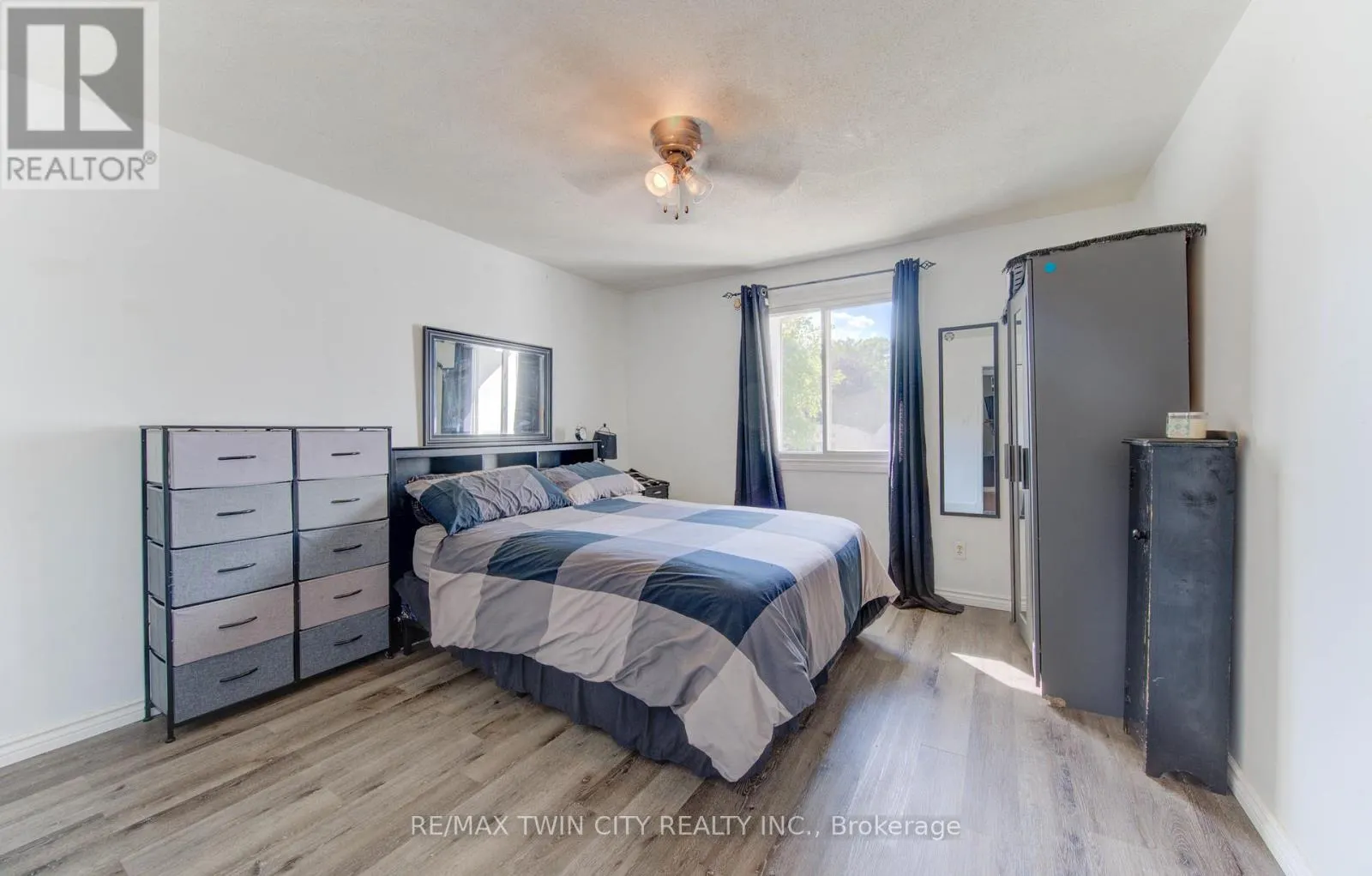 320 COUNTRY HILL DRIVE