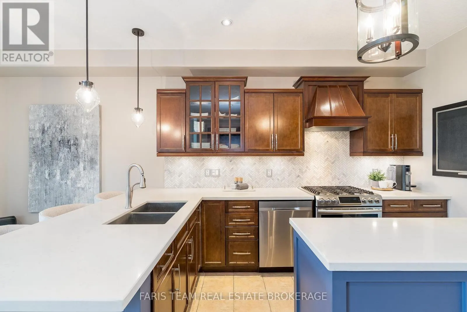 6 SOMERVILLE CRESCENT