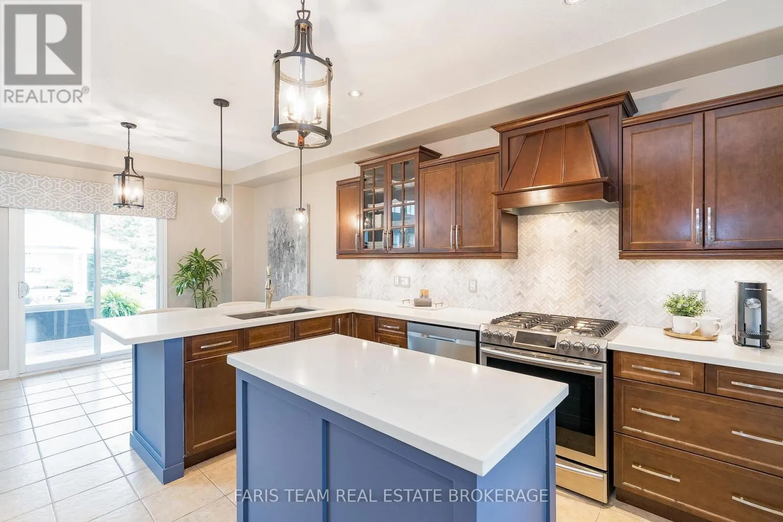 6 SOMERVILLE CRESCENT