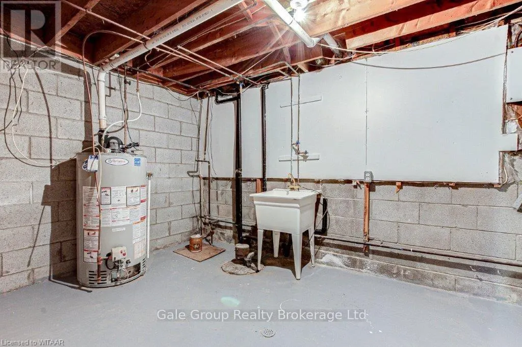 3 - 880 JAMES STREET, #3