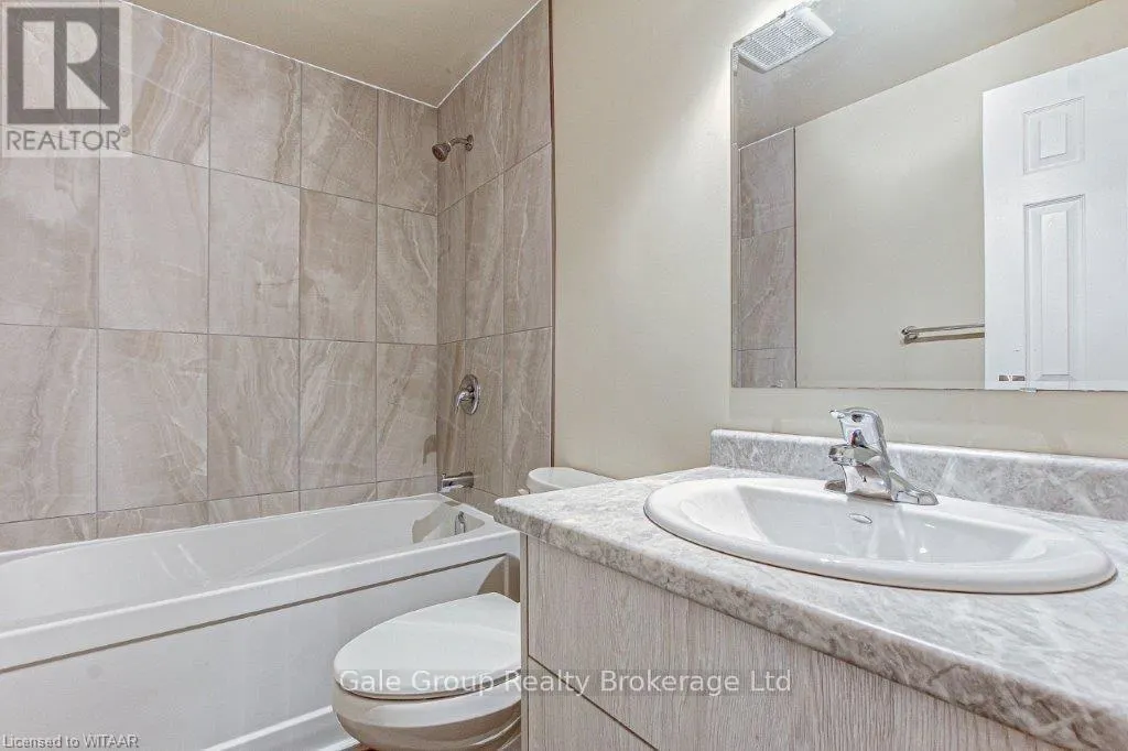3 - 880 JAMES STREET, #3