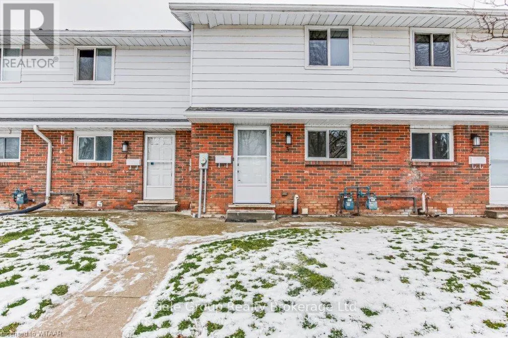 3 - 880 JAMES STREET, #3