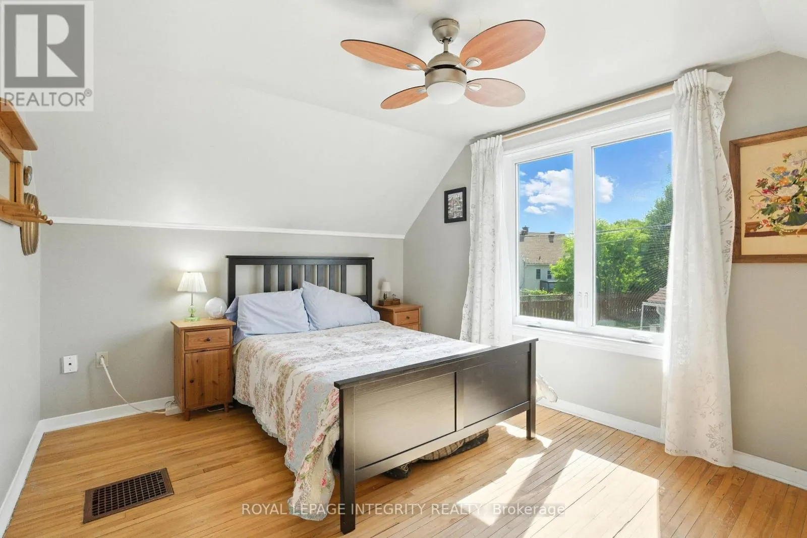 841 MERIVALE ROAD