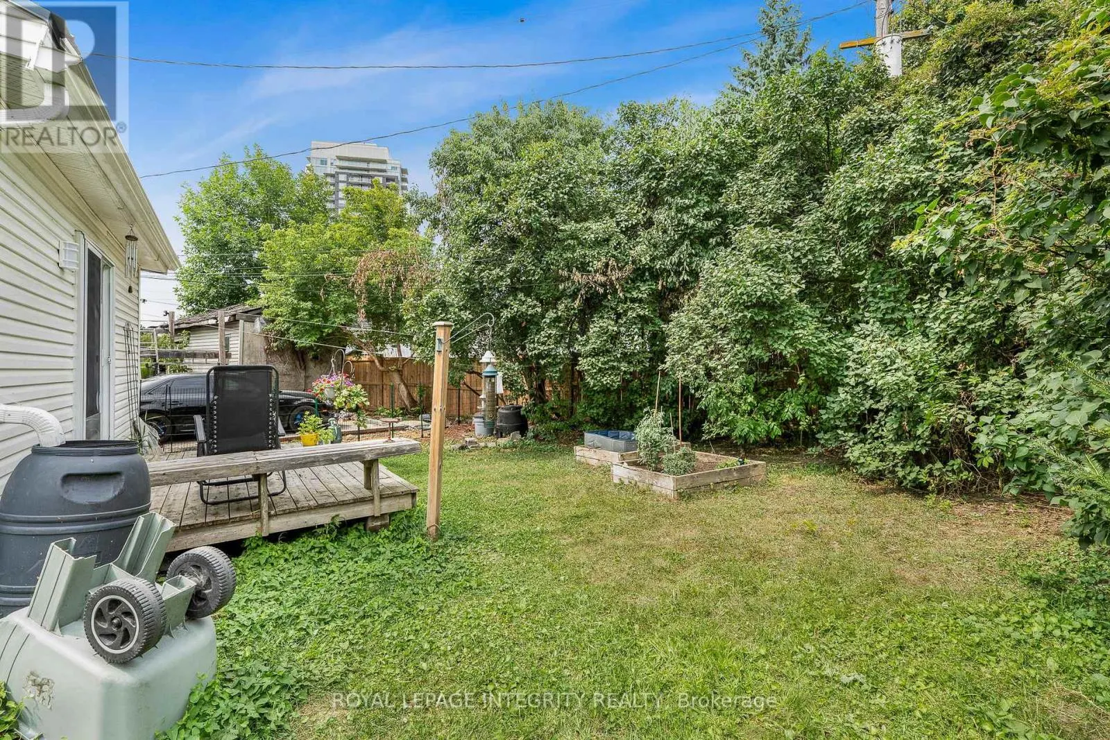 841 MERIVALE ROAD