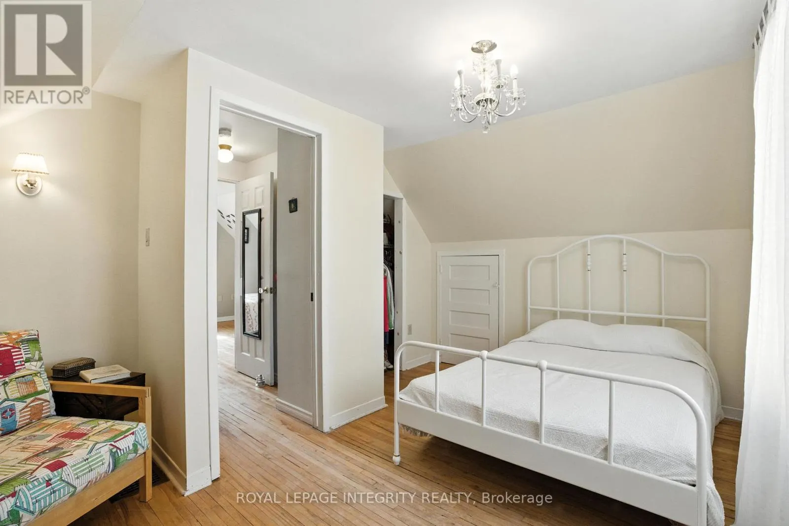 841 MERIVALE ROAD