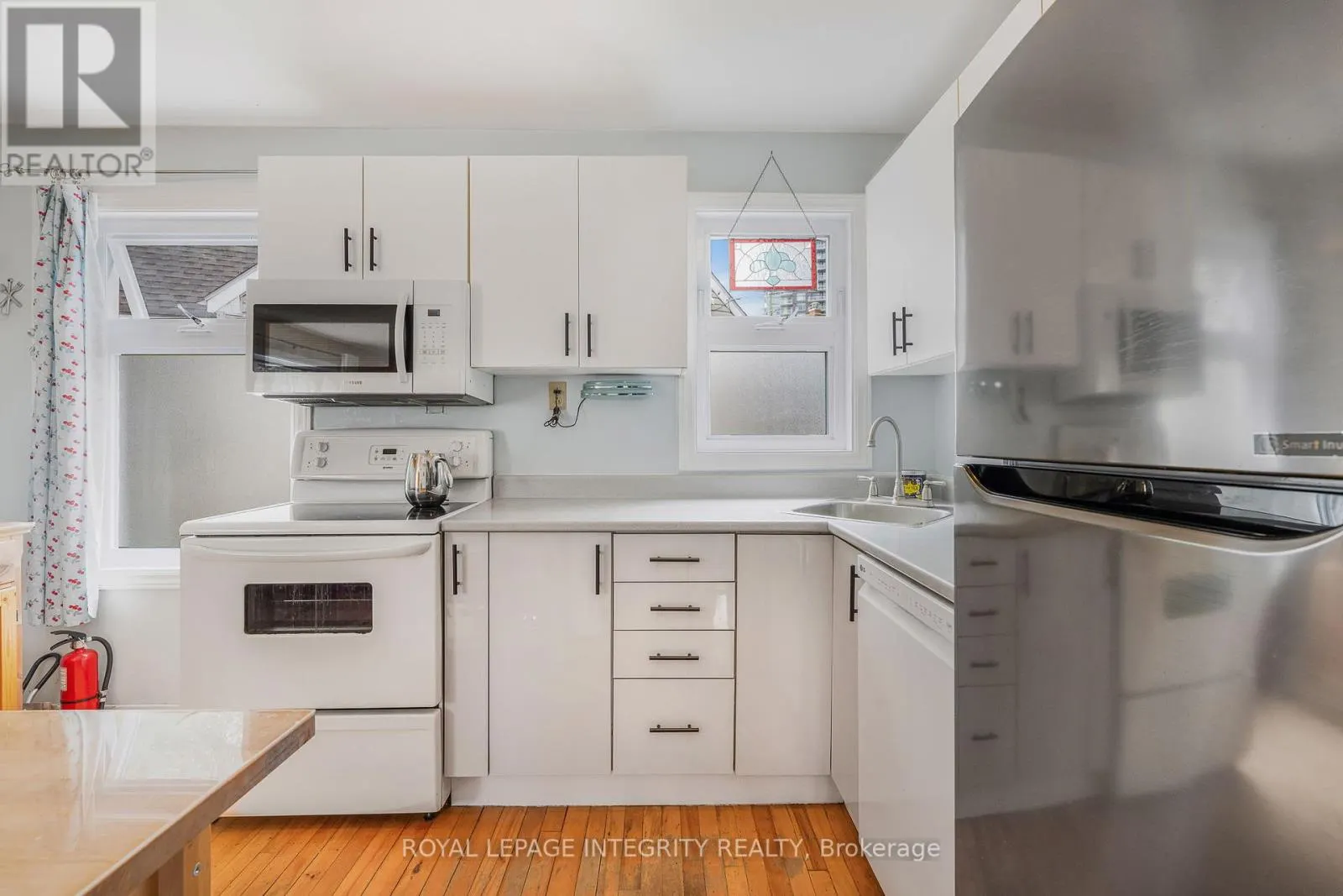 841 MERIVALE ROAD