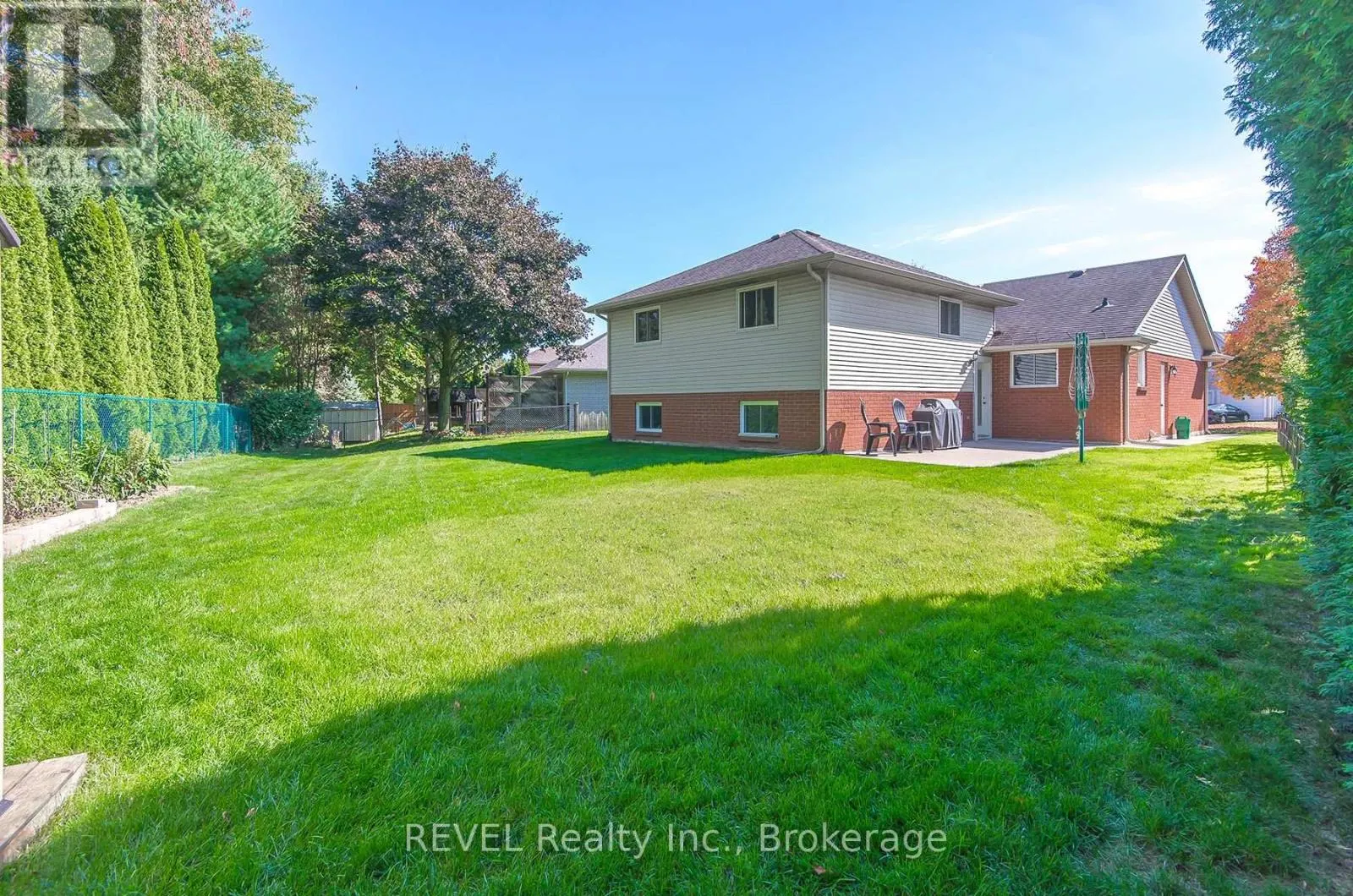 307 BECKETT CRESCENT