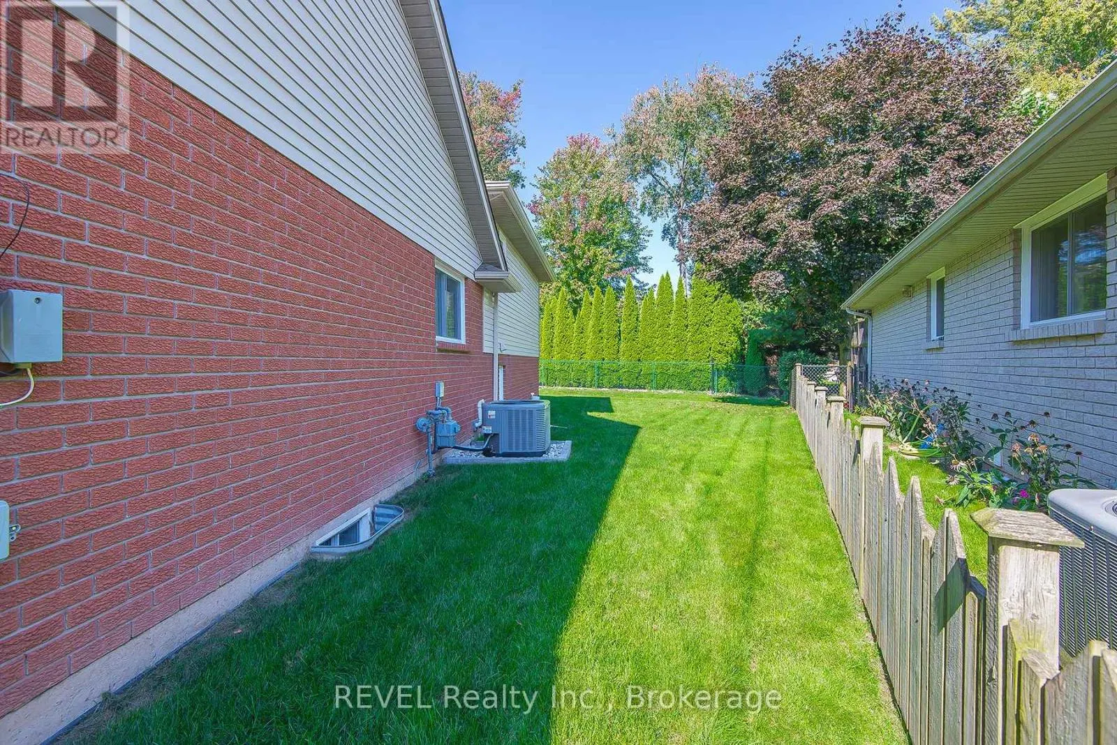 307 BECKETT CRESCENT