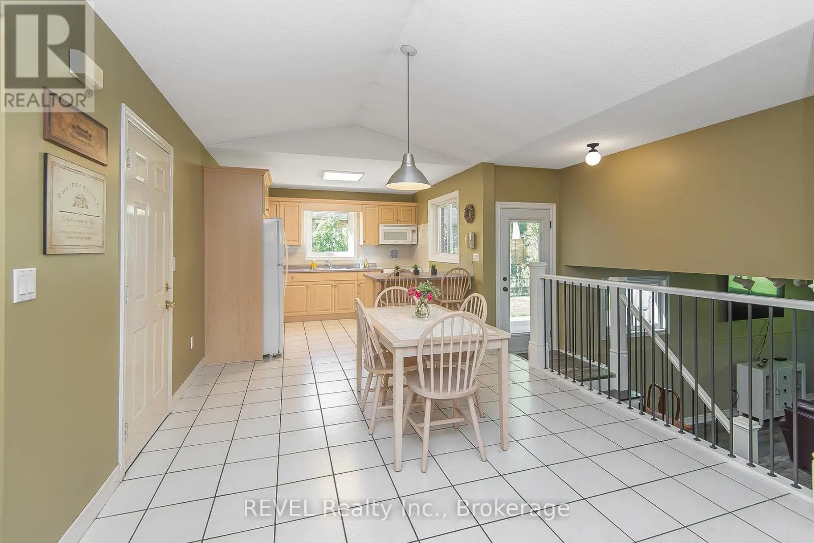 307 BECKETT CRESCENT