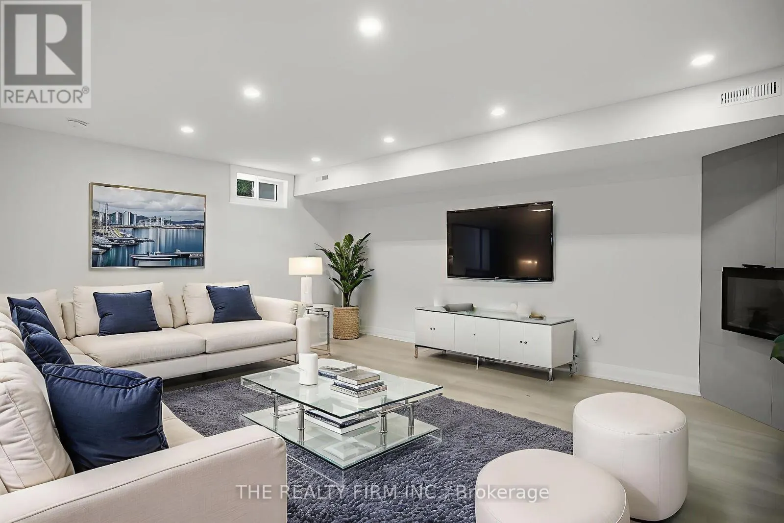 270 HIGHVIEW CRESCENT