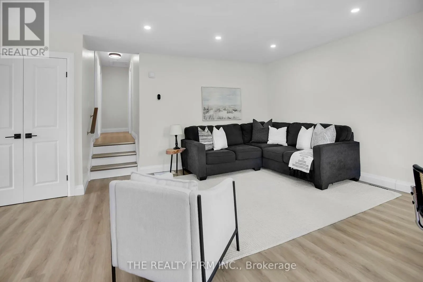 270 HIGHVIEW CRESCENT
