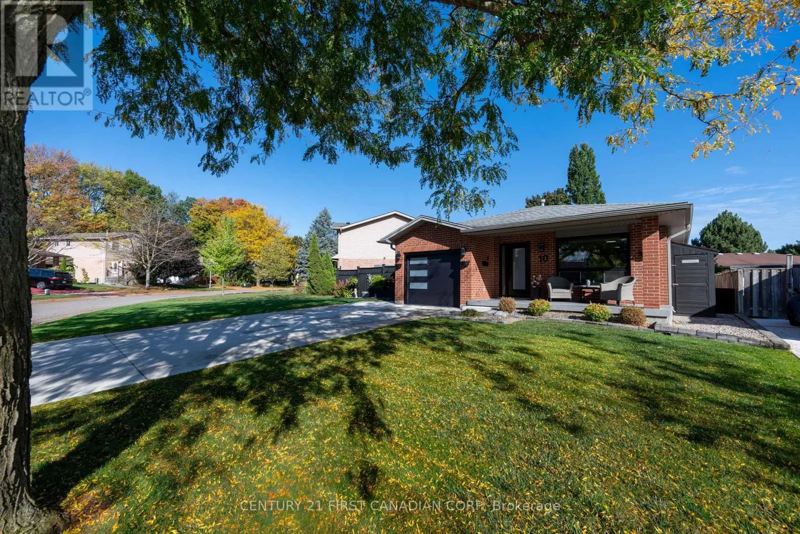 10 DANIELLE CRESCENT