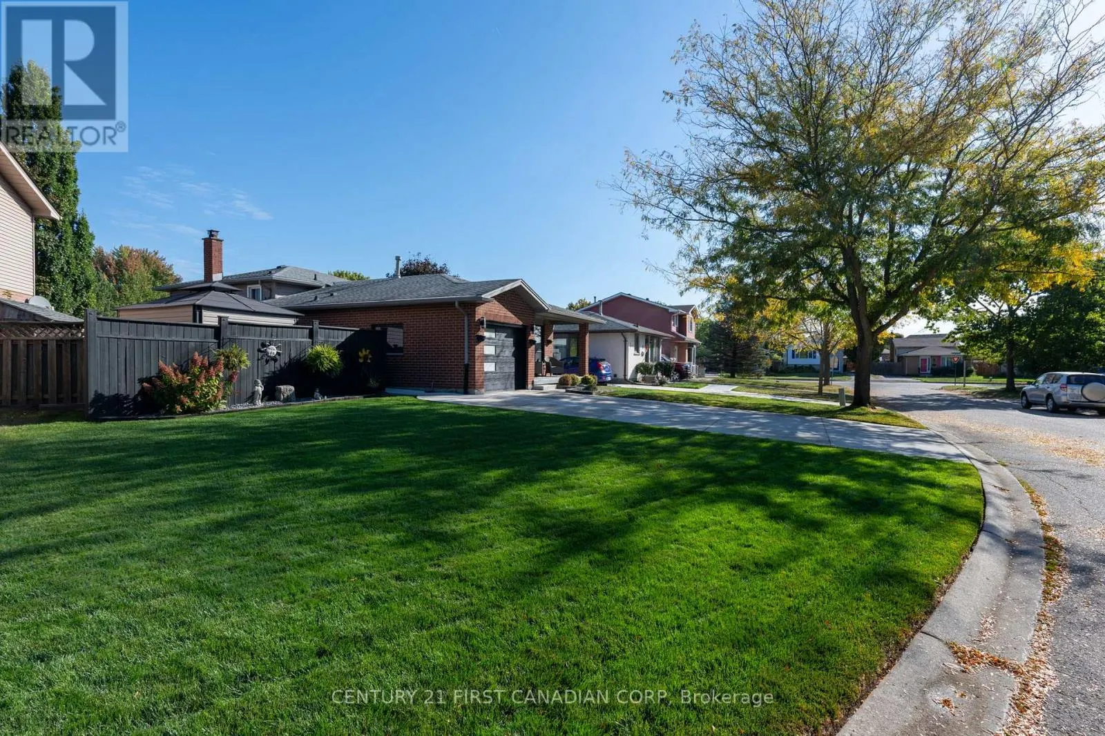 10 DANIELLE CRESCENT