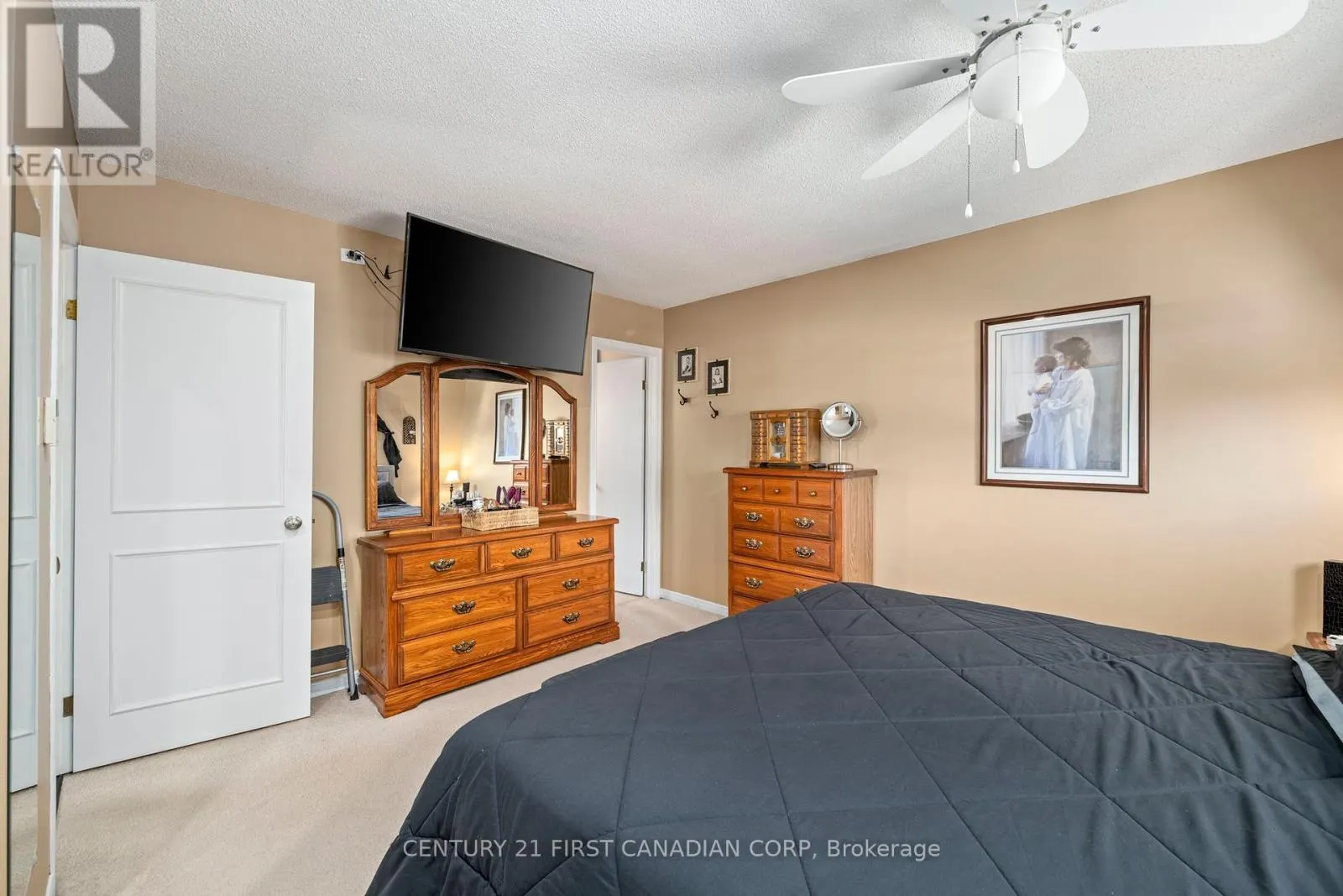 10 DANIELLE CRESCENT