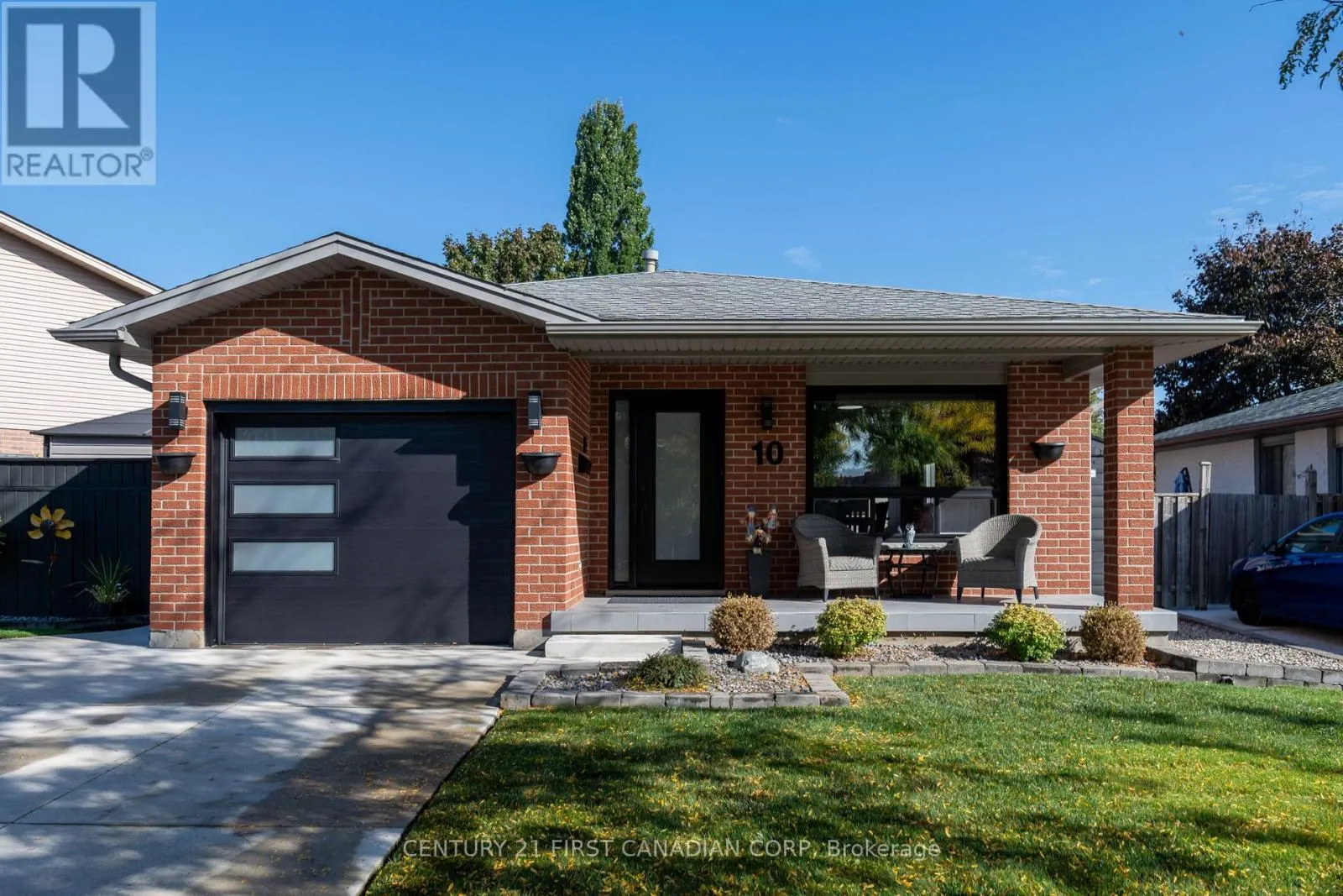 10 DANIELLE CRESCENT