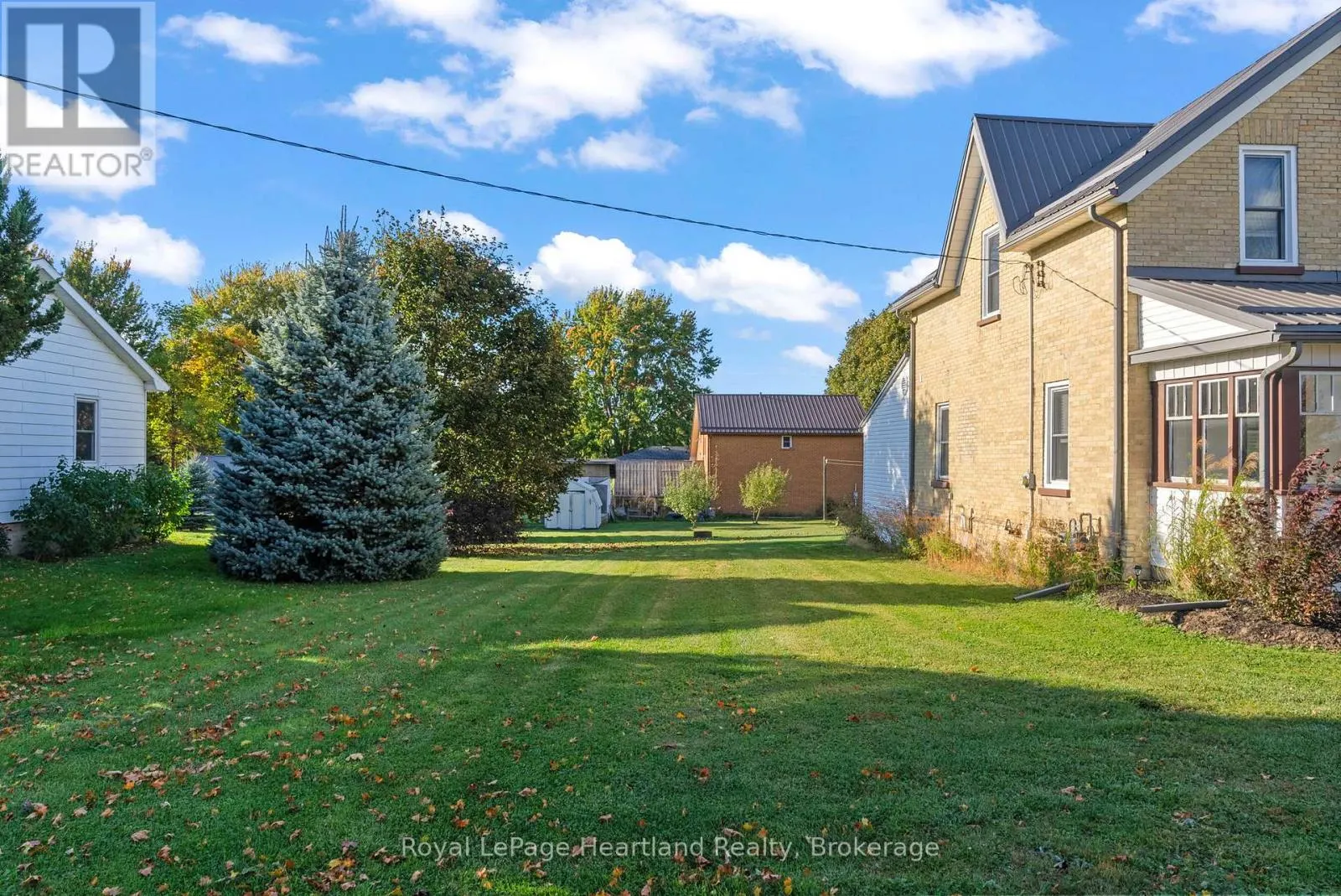 15 QUEEN STREET E